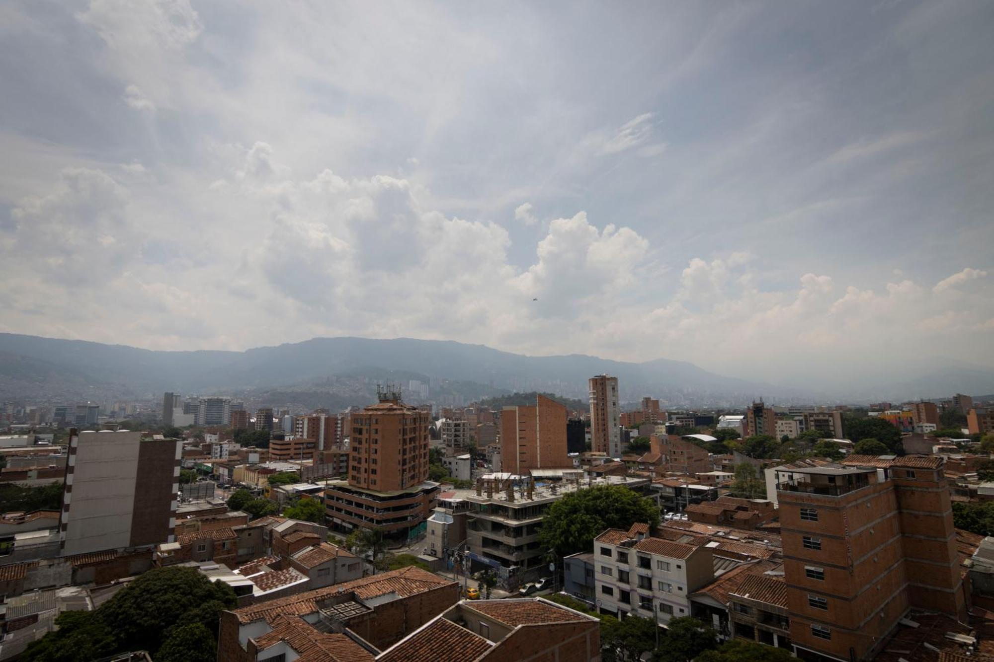 Sonata 44 Hotel Laureles Medellin Exterior photo