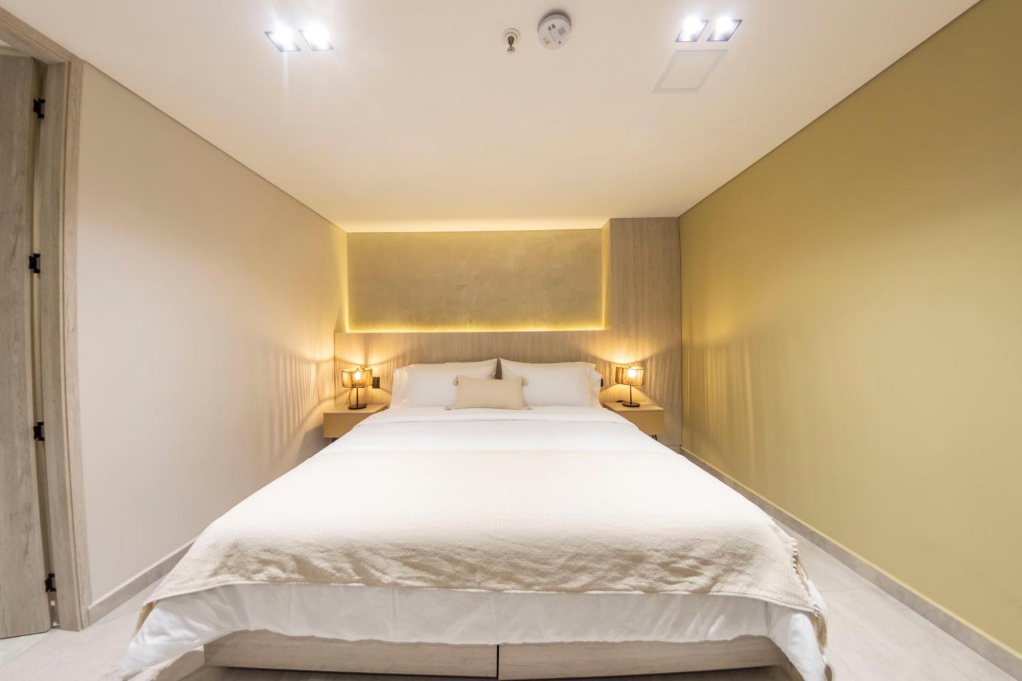 Sonata 44 Hotel Laureles Medellin Exterior photo