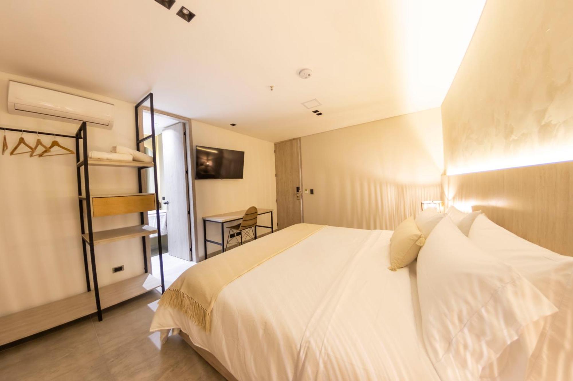 Sonata 44 Hotel Laureles Medellin Exterior photo